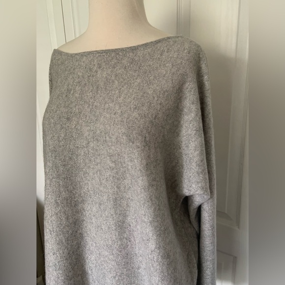 Charter Club Luxury 100% Cashmere Boatneck
Sweater Grey Dolman Sleeve XL - Picture 10 of 11